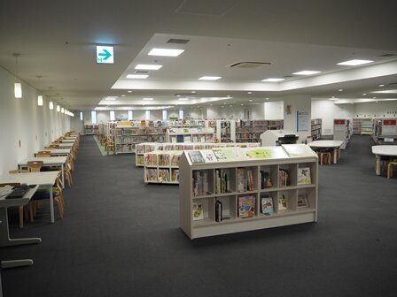 児童書コーナーの画像